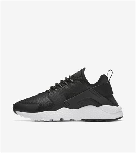 nike laufschuh wmns air huarache run black white|Nike Huarache run ultra black and white.